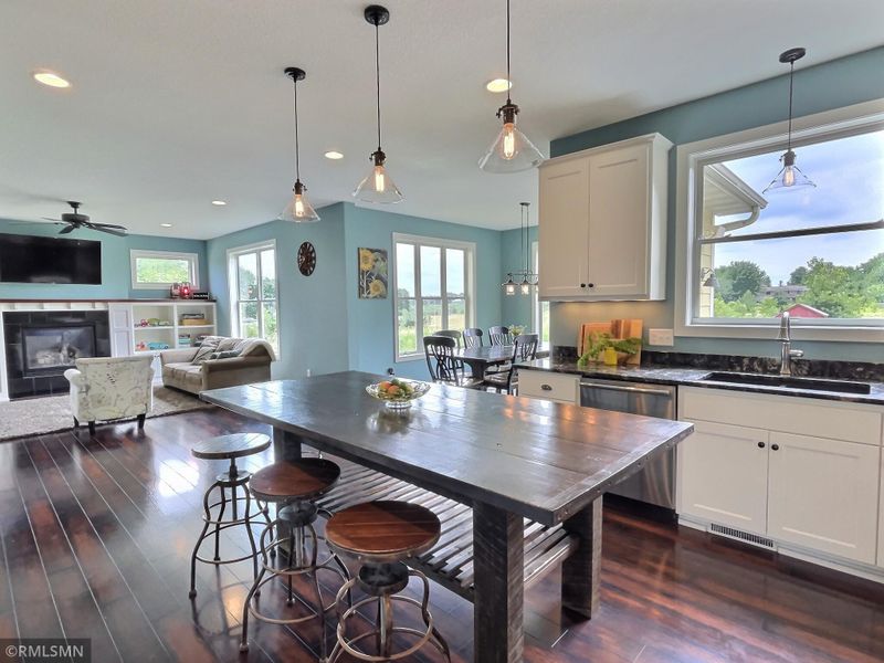12455 60th St NE, Albertville, MN 55301
