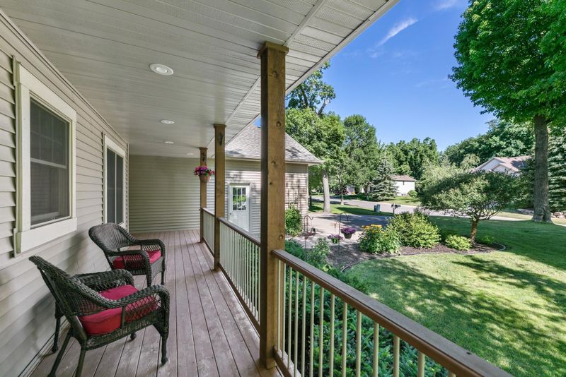 8020 Woodhill Dr, Rockford, MN 55373