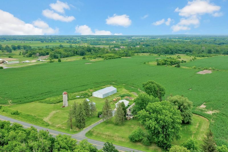 34401 Oasis Rd, Lindstrom, MN 55045