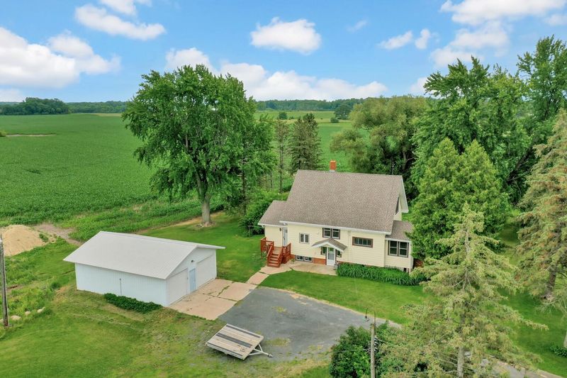 34401 Oasis Rd, Lindstrom, MN 55045