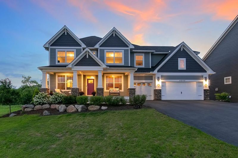 4202 Millstone Dr, Chaska, MN 55318