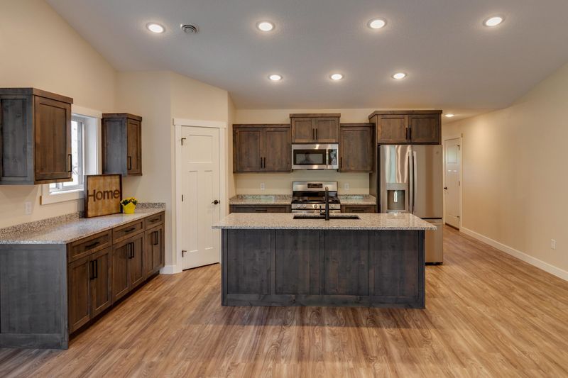 11270 Kennedy Rd, Brainerd, MN 56401