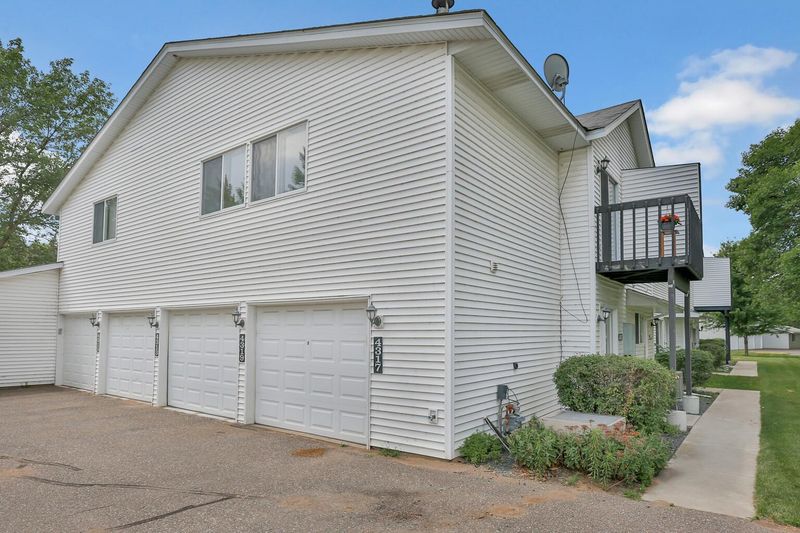 4317 Centerville Rd, Vadnais Heights, MN 55127