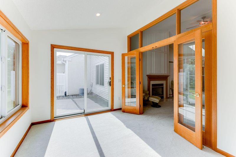 767 Markgrafs Lake Draw, Woodbury, MN 55129