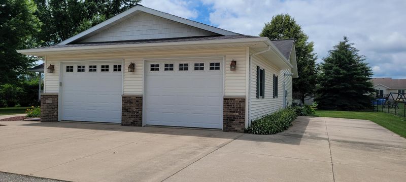 173 County Rd 56 N, Le Roy, MN 55951