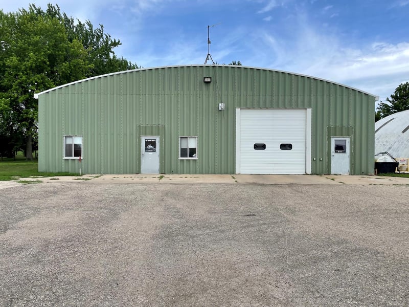 1687 Airport Rd N, Worthington, MN 56187