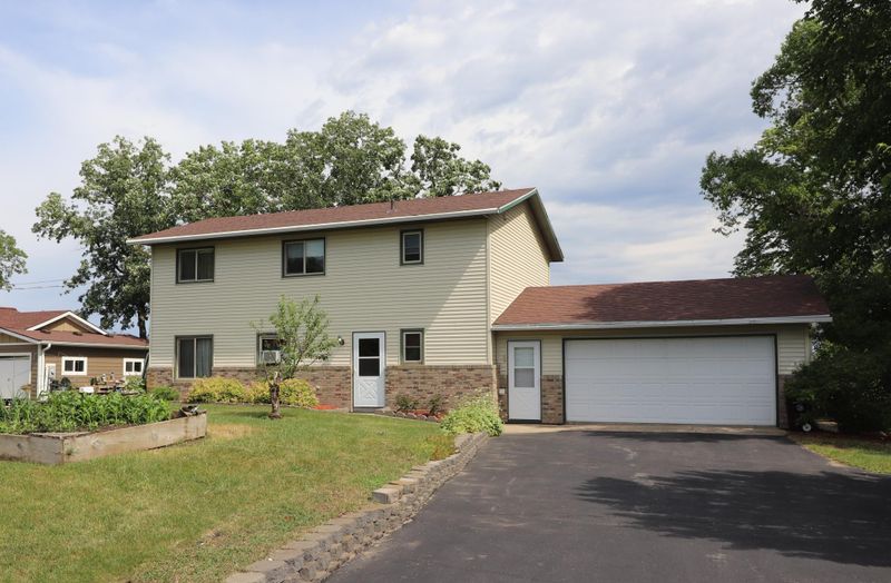 26016 Brolin Beach Rd, Detroit Lakes, MN 56501