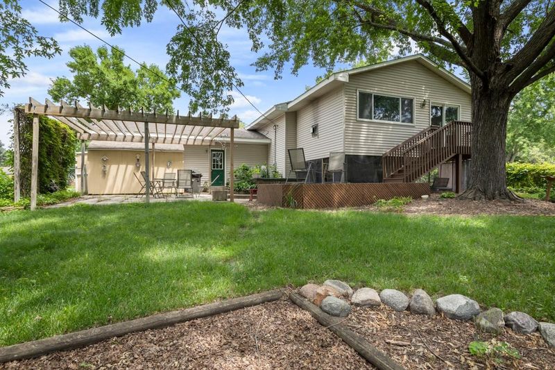 11201 Arrowood Cir N, Dayton, MN 55327