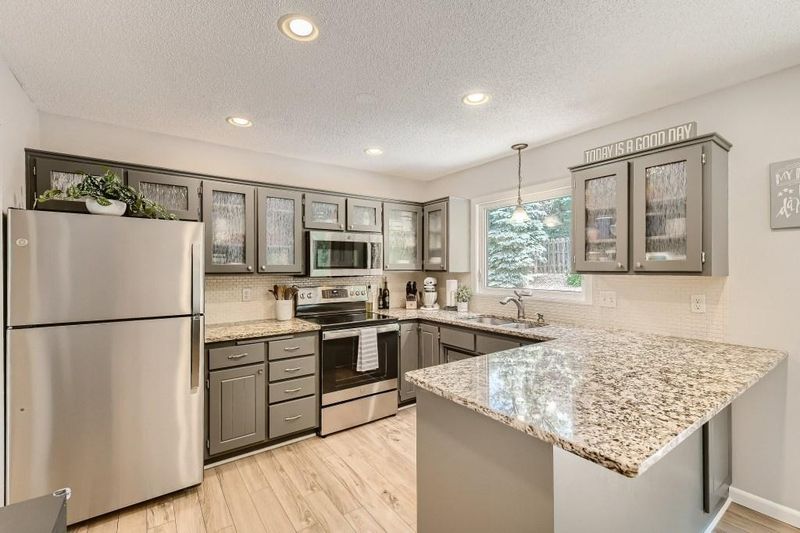 7377 Butterscotch Rd, Eden Prairie, MN 55346