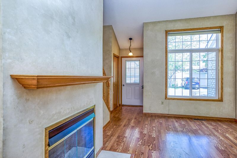 15337 Greenhaven Ln #103, Burnsville, MN 55306