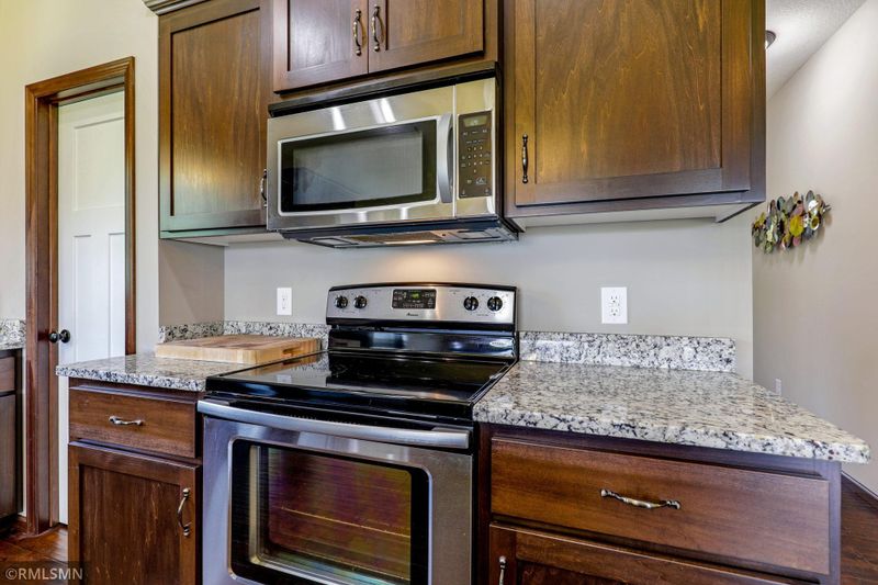 3812 White Rose Ave, Burnsville, MN 55337