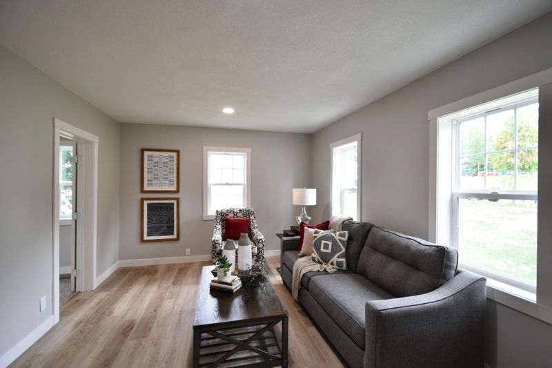 674 East Ave, Zumbrota, MN 55992