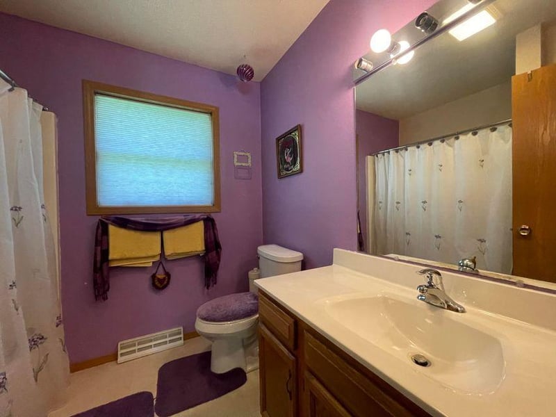 108 N 8th St, Brownsville, MN 55919