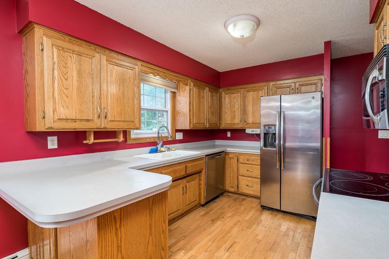 2015 9th St E, Glencoe, MN 55336