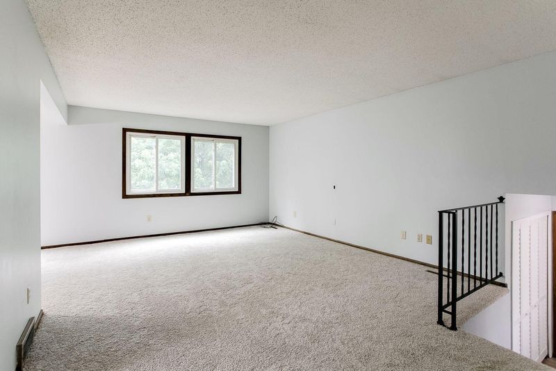 6289 Century Blvd, Brooklyn Park, MN 55429