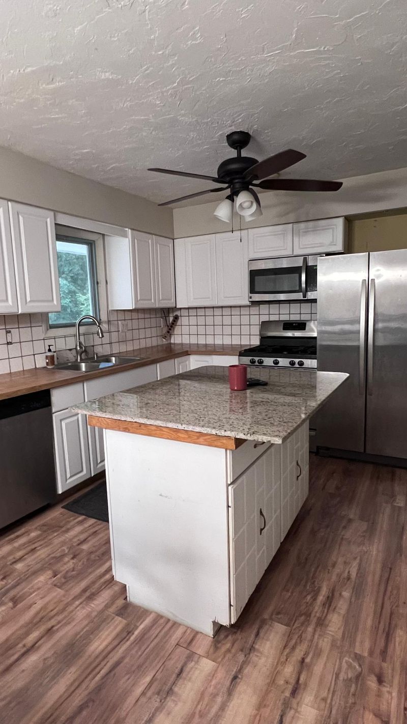 17424 Ridgeview Dr, Minnetonka, MN 55345