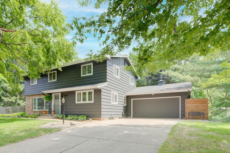 15715 Normandy Ln, Minnetonka, MN 55345