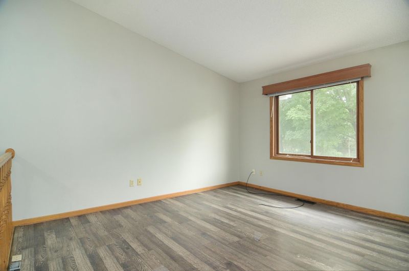 5549 126th St W, Apple Valley, MN 55124