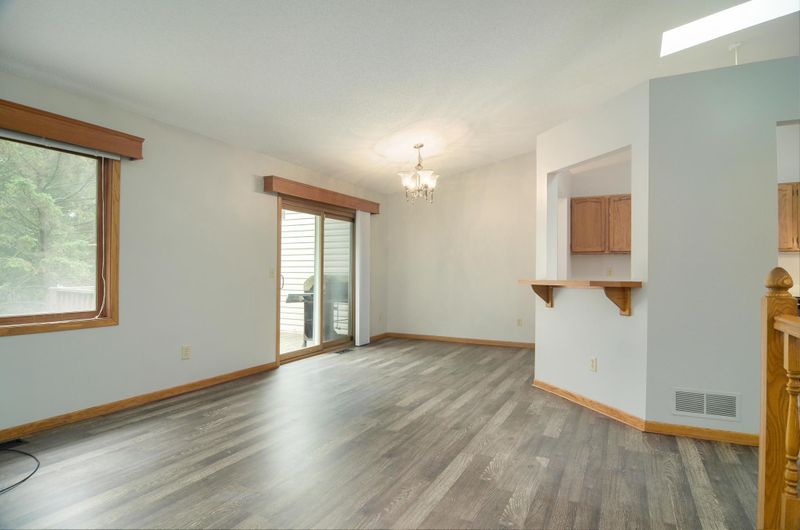 5549 126th St W, Apple Valley, MN 55124
