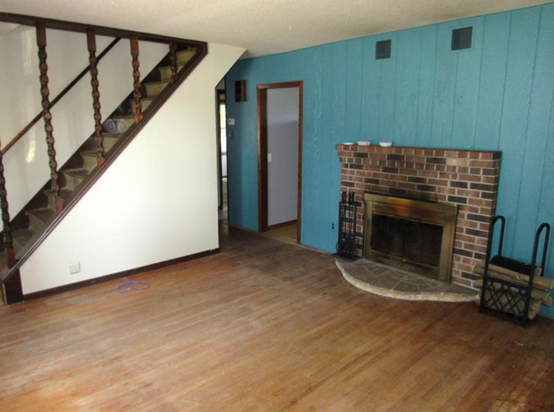 535 E 11th St, Gibbon, MN 55335