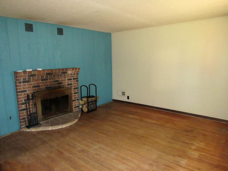 535 E 11th St, Gibbon, MN 55335