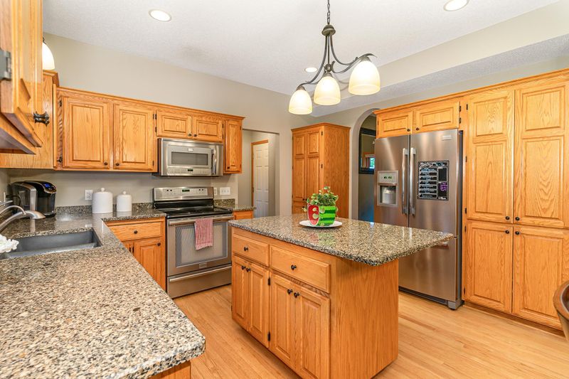 4850 Sycamore Dr, Eagan, MN 55123