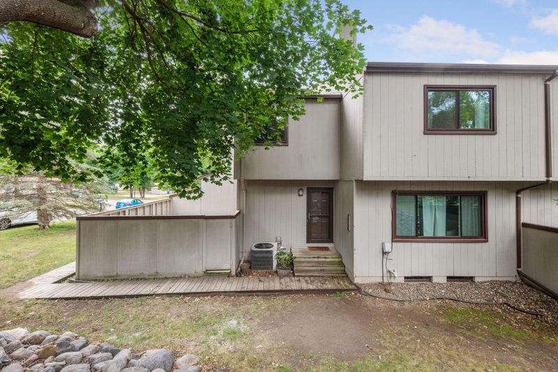 6341 Saint Johns Dr, Eden Prairie, MN 55346
