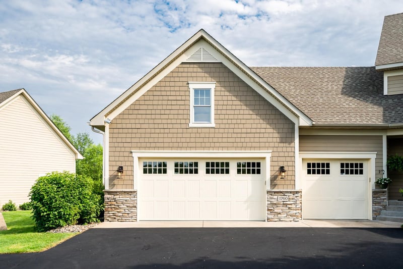 1760 Molitor Dr, Lino Lakes, MN 55038
