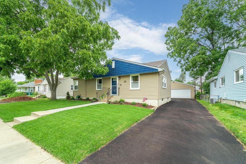 2015 Worcester Ave, Saint Paul, MN 55116