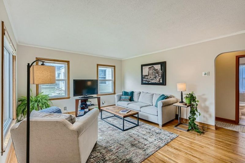 1375 Alameda St, Saint Paul, MN 55117