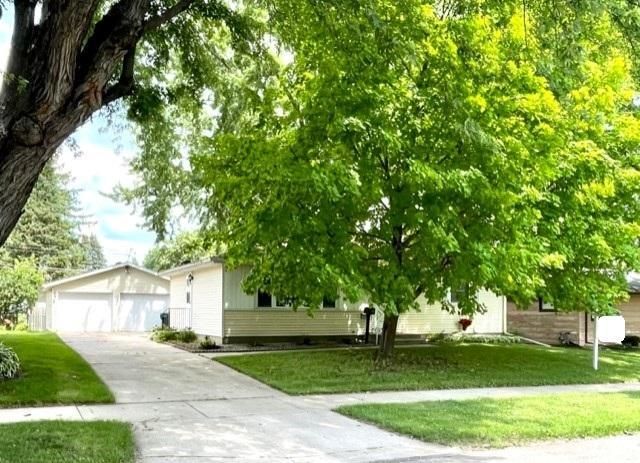 1809 35th St NW, Rochester, MN 55901
