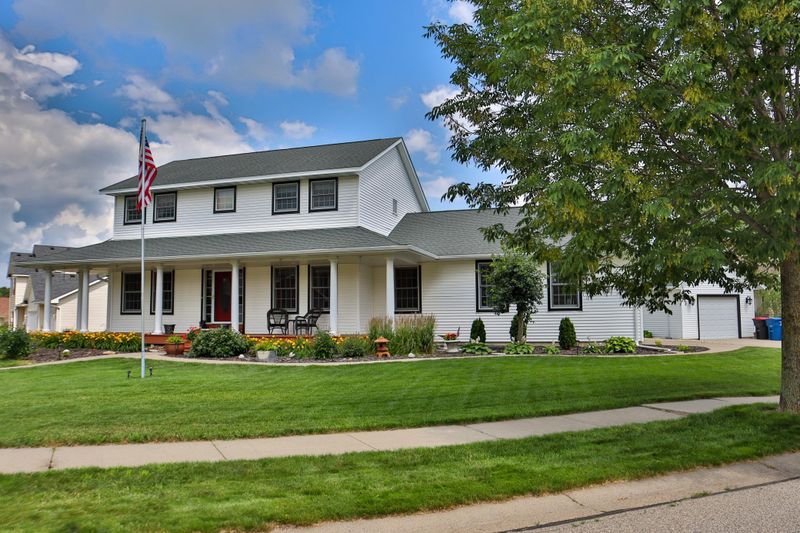 4747 Big Sky Ct, Red Wing, MN 55066
