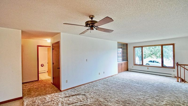505 3rd Ave W, Goodhue, MN 55027