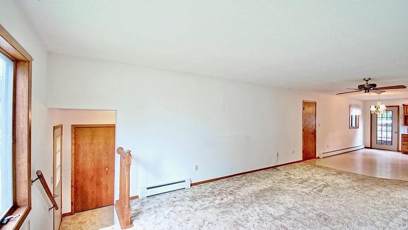505 3rd Ave W, Goodhue, MN 55027
