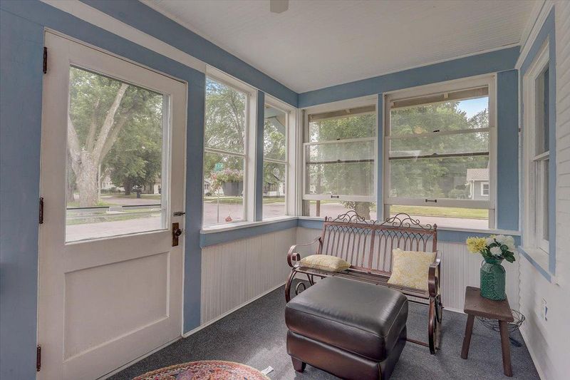 848 7th Ave SW, Faribault, MN 55021