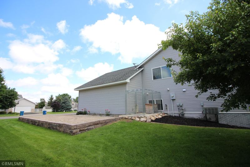 525 10th St, Clearwater, MN 55320