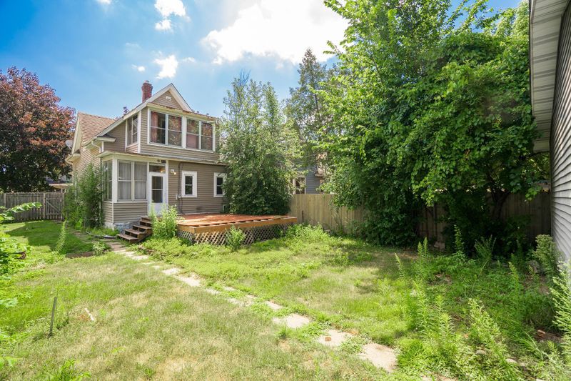 919 Lawson Ave E, Saint Paul, MN 55106