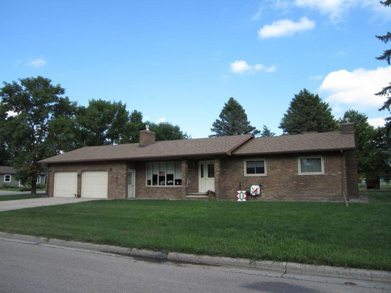 401 Birch Ave, Morris, MN 56267