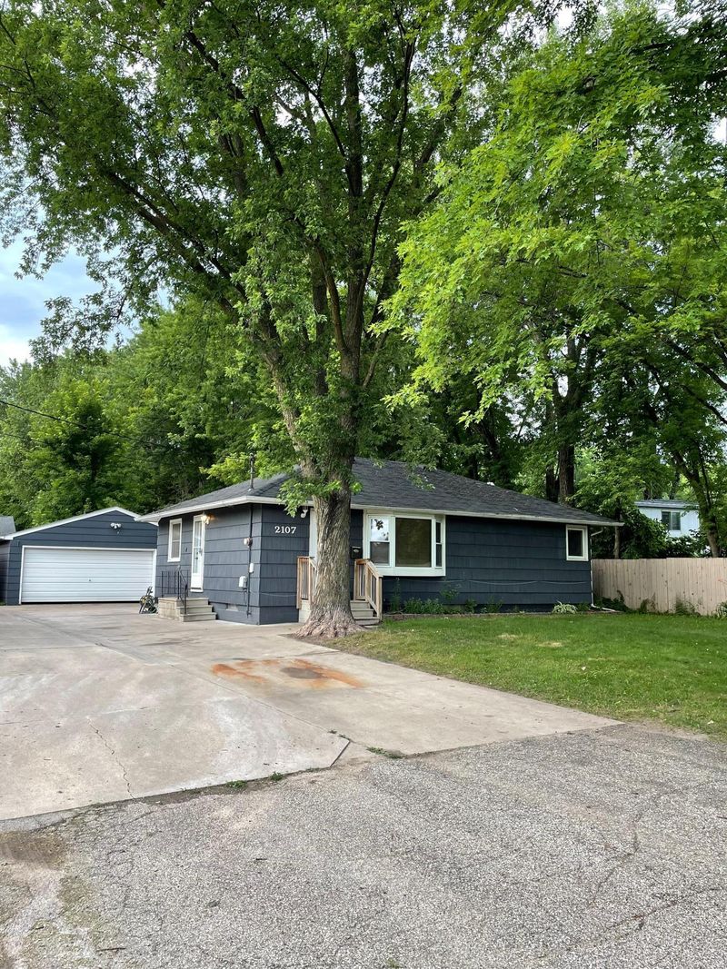 2107 16th St SE, Rochester, MN 55904