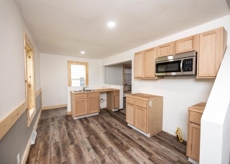 319 5th Ave NE, Cambridge, MN 55008