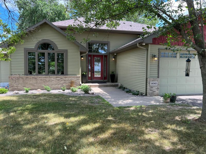 14140 Pauls Dr, Rogers, MN 55374