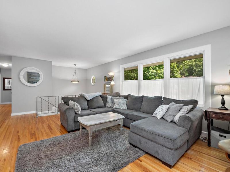 7608 Huron Ave, Chanhassen, MN 55317