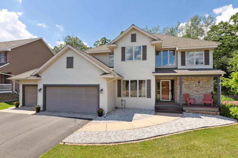 776 Henslow Ave N, Oakdale, MN 55128