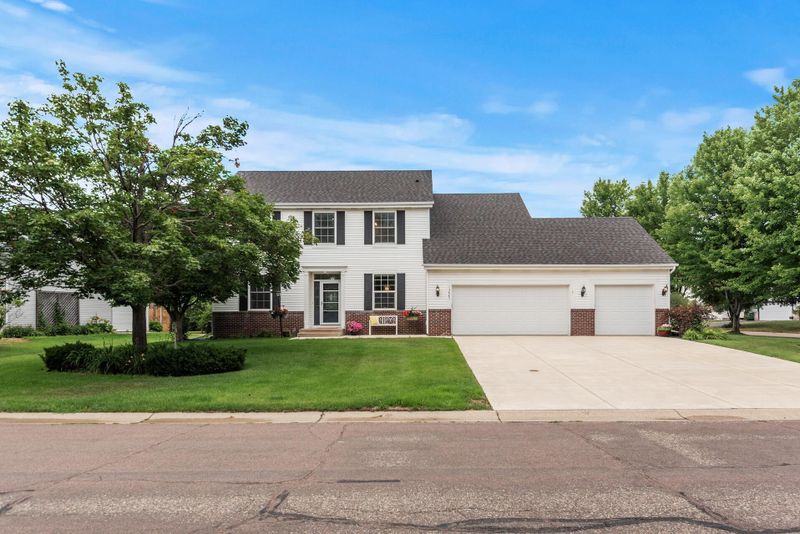 13885 Flagstaff Ave, Apple Valley, MN 55124
