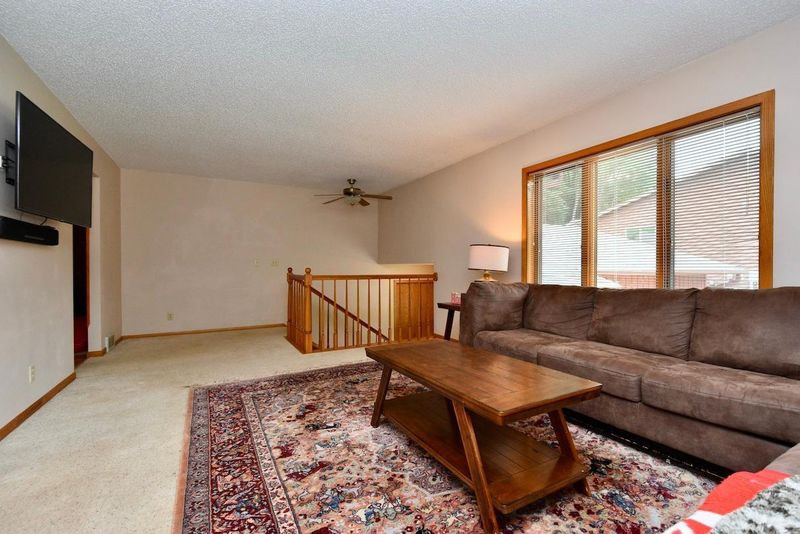 353 Knopp Valley Dr, Winona, MN 55987