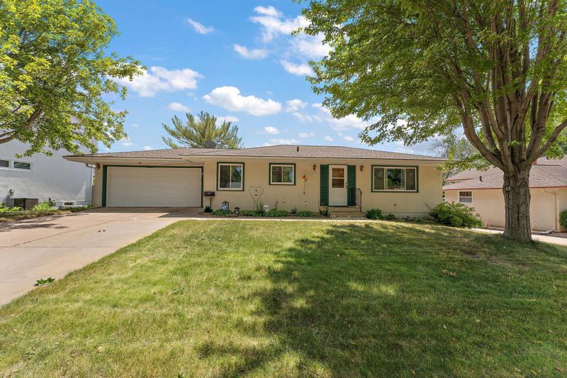 2174 Falcon Ave, Saint Paul, MN 55119
