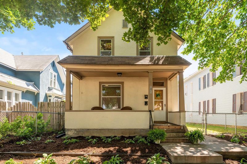 1421 6th St NE, Minneapolis, MN 55413