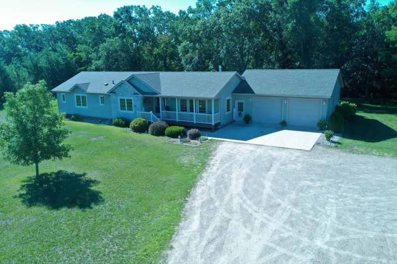 46178 St Lawrence Dr, Perham, MN 56573