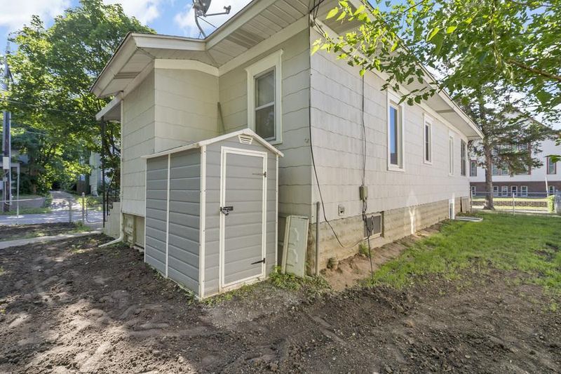 1055 Minnehaha Ave E, Saint Paul, MN 55106