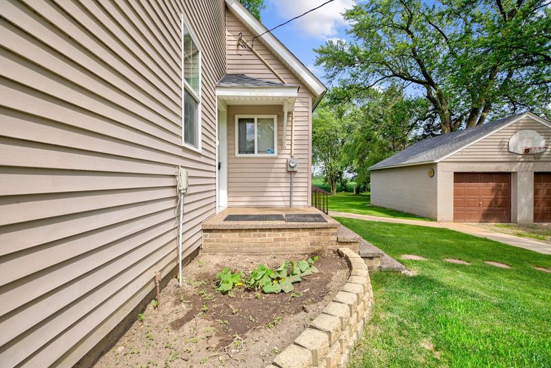 105 Partridge Ave S, Owatonna, MN 55060